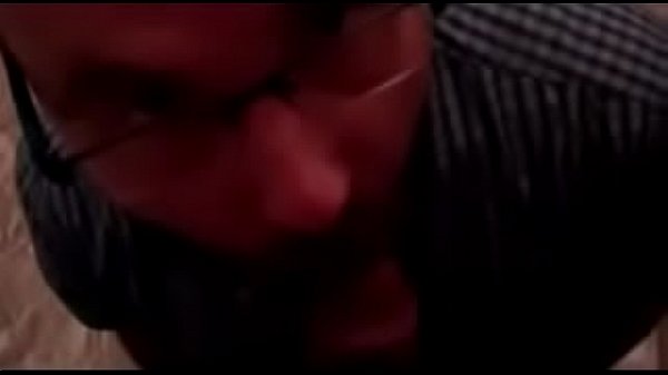 Le encanta comer semen negro