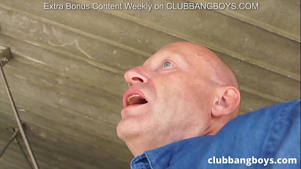 Increíble sorpresa para Walter: ¡trío a pelo con 2 juguetes para niños!