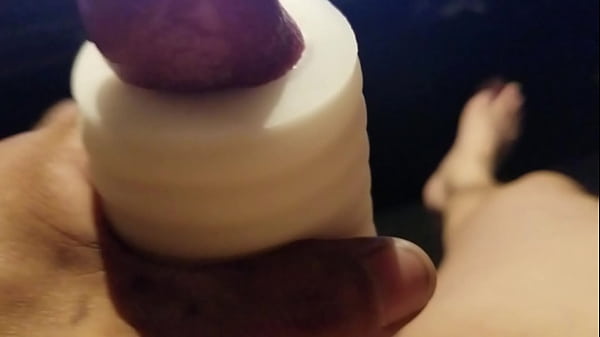 Masturbazione bisessuale. Eiaculazione punitiva tramite sala di masturbazione