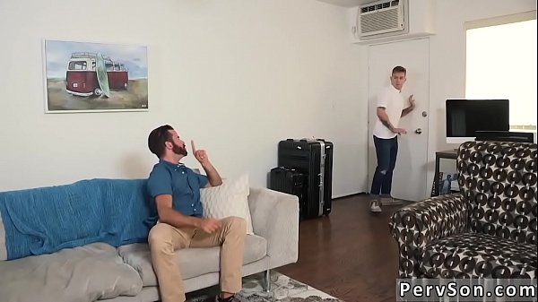 Videos von arabischen Schwulenjungen Es kann schwer sein, ein Stiefvater zu sein.