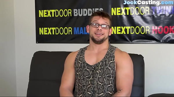 Regarder une vidéo amateur ludique pour adolescents