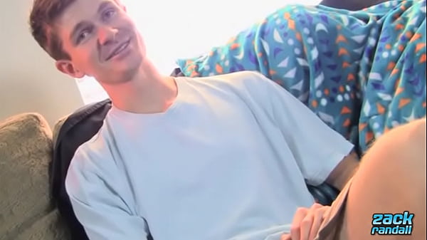 ZackRandall: Ethan Hawkes se sacode e está ansioso para drenar os sucos de seu pau grande