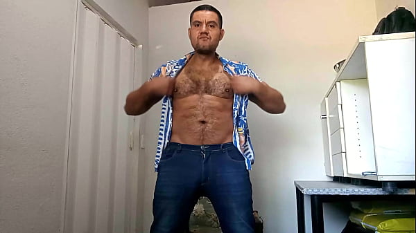 YURI GA&Uacute_CHO – BRASILIANISCHER BÄR FICKT DEN SCHWANZ – HANDJOB UND GROSSE SPERMALADUNG FÜR DICH – BRASILIANISCHER GROSSER SCHWANZ SPRITZT