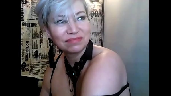 आकर्षक परिपक्व लंड चूसने वाला .!))