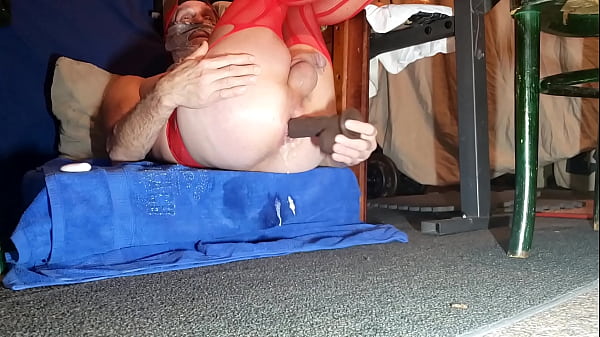 Soloboy 在操最喜欢的玩具时屁股都在滴水