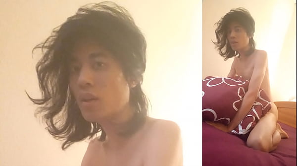 Baiser et boire son propre sperme, minet excité gémissant, yeux roulants, orgasme bruyant, visage souriant