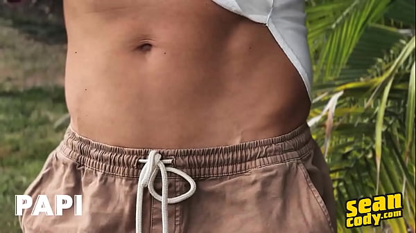 Wir stellen den verspielten und lebenslustigen, gutaussehenden Olaf vor, der vor der Kamera all die unanständigen Dinge tut – PAPI