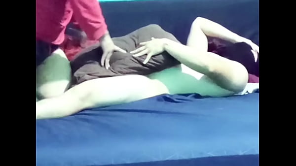 Close up Hetero se pone cachondo cuando visita a su amigo gay y termina follándolo por el culo pt6