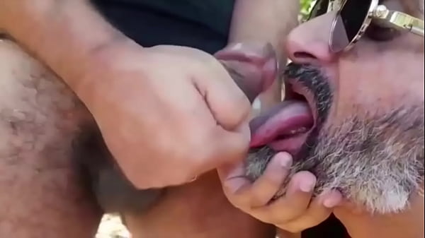 Deux suspects ont fini par baiser le policier dans les bois, avec Diego Maldonato et Social sem Camisa