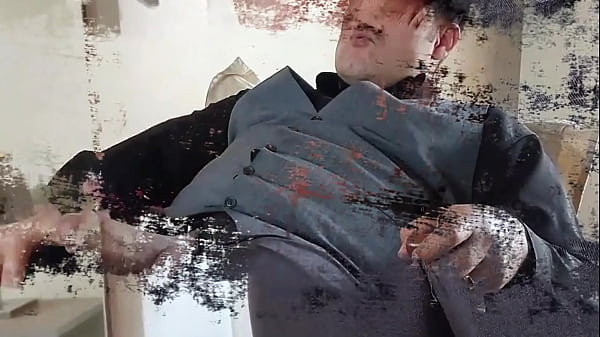 YURI GA&Uacute_CHO - Grosso cazzo gay in mostra davanti allo specchio