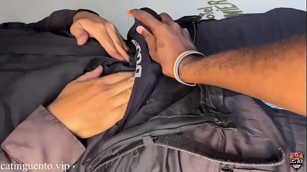 La police militaire voulait me le mettre dans le cul