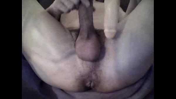 Enfoncer mon azz avec le vibromasseur de ma copine