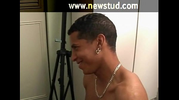 học viên dị tính bị trói đuôi