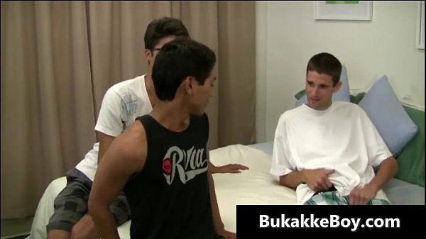 Ados queer chauds dans du porno gay en groupe queer